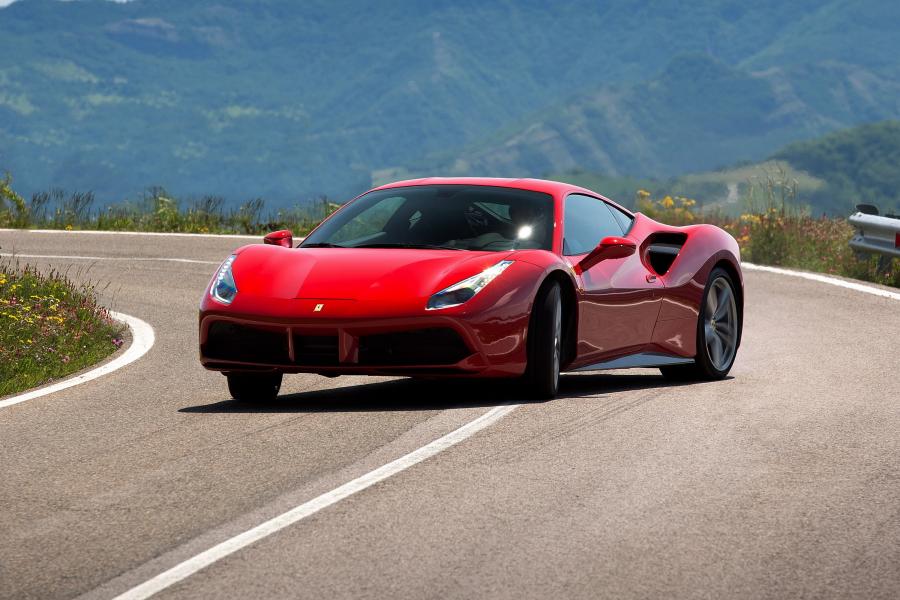  Ferrari 488 GTB 2015 года  (фото 17 из 31)